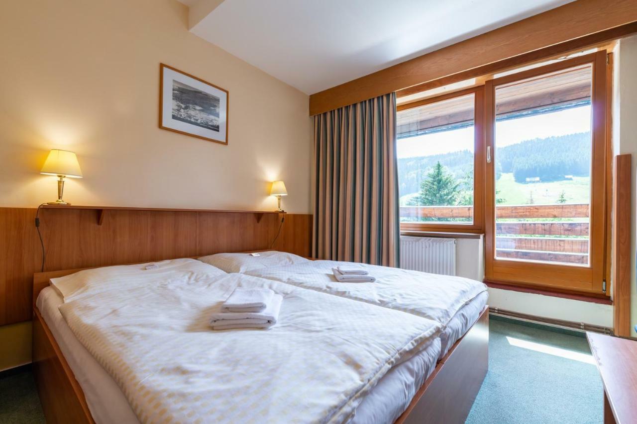 Double Room with Balcony,813427074:JPEG