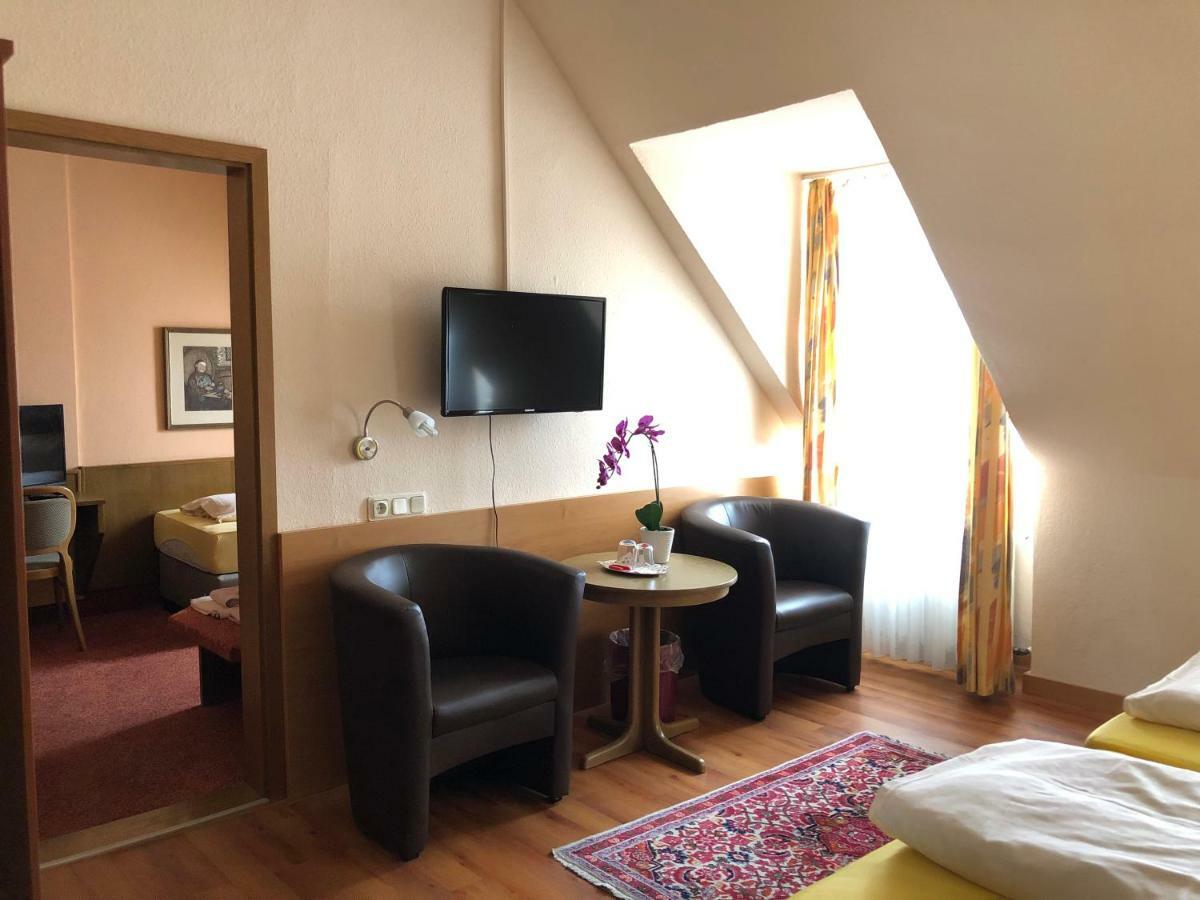 Family Room,1104759297:JPEG