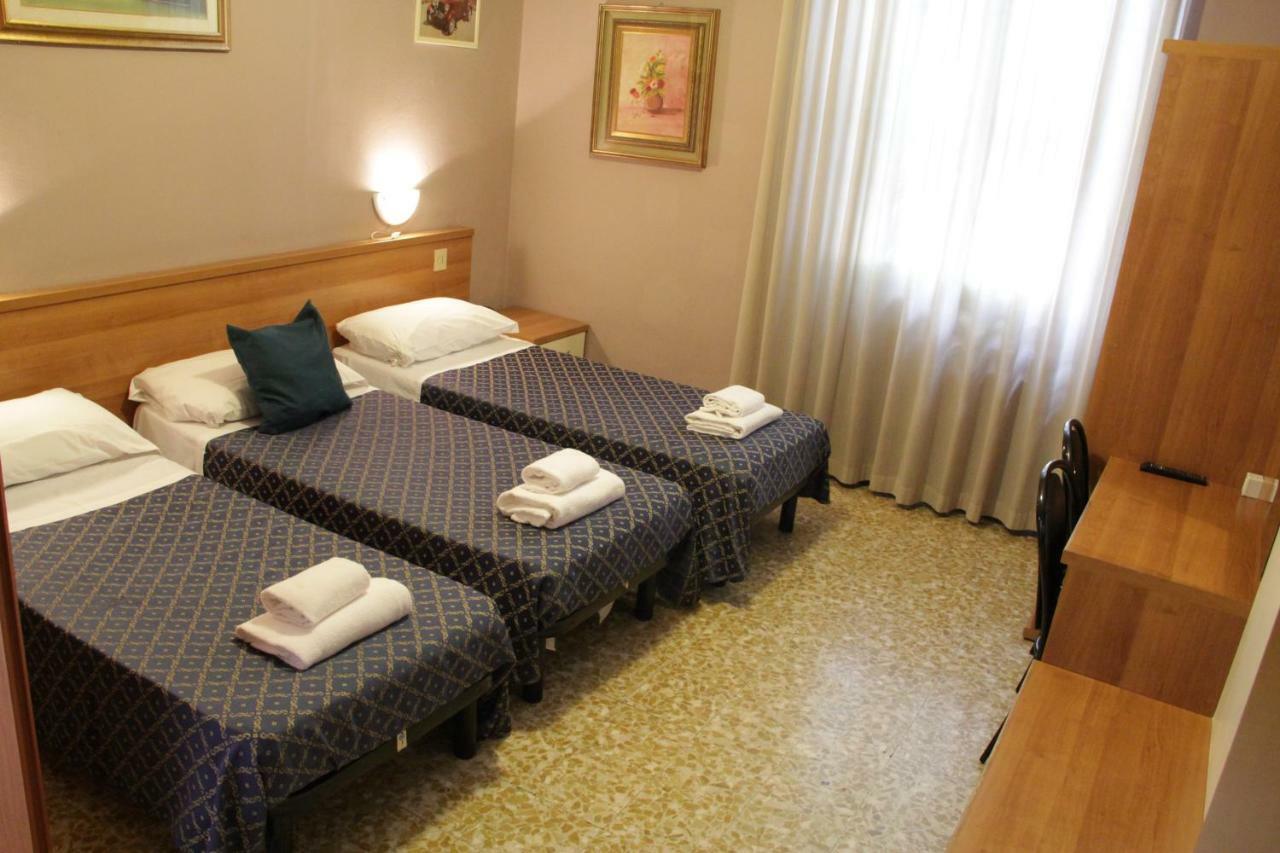 Dreibettzimmer