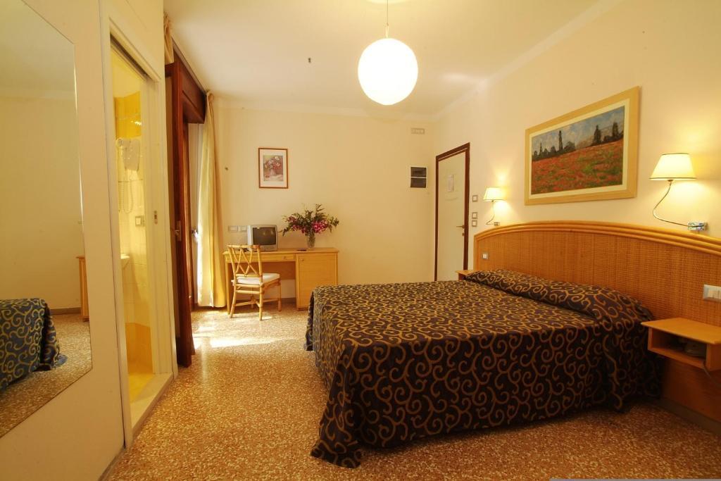 Double Room with Balcony,395576451:JPEG