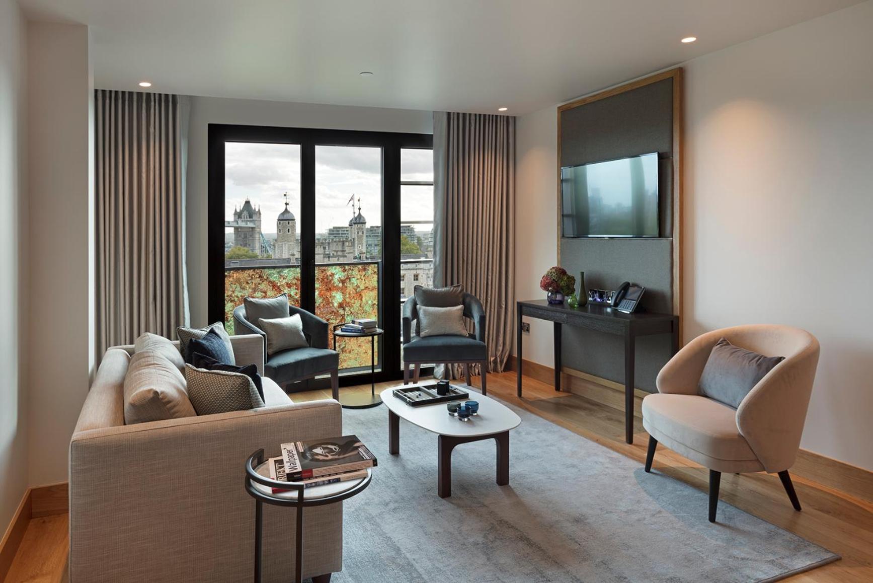 Signature Suite Kitchen Tower Bridge View