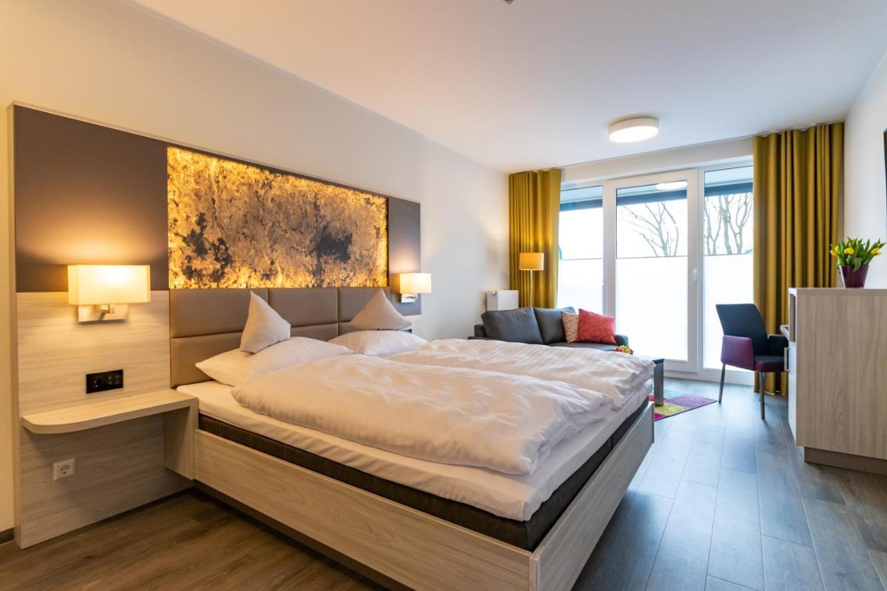 Deluxe Double Room with Balcony,988945180:JPEG