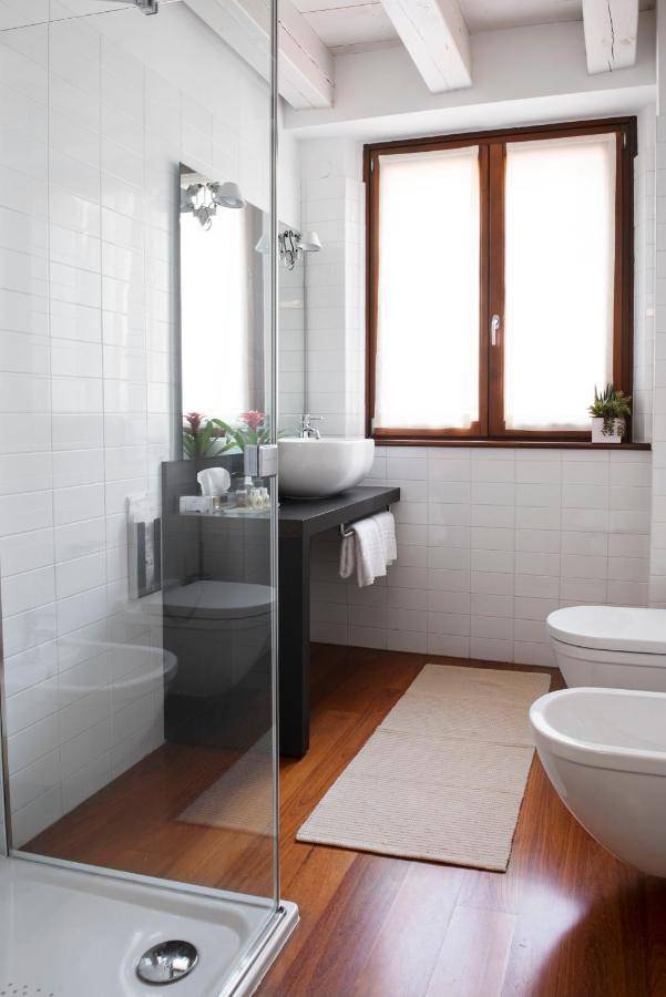Deluxe Double Room with Lake View,993754099:JPEG