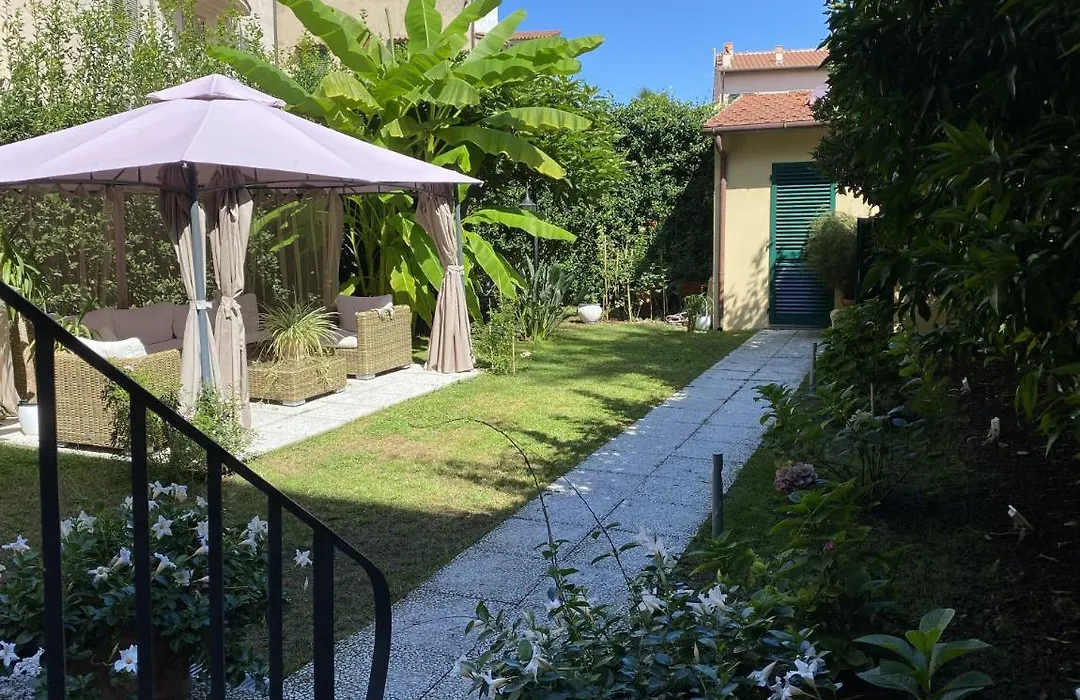 Palazzo Cini Luxury Rooms In Pisa-1