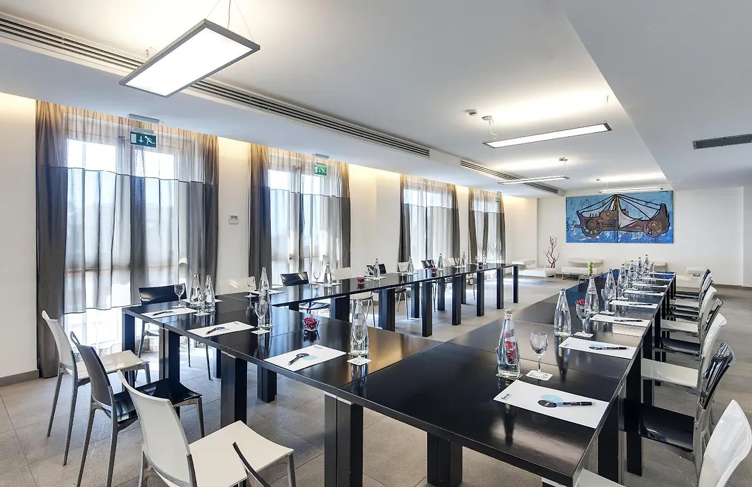 Smy Aran Blu Roma Mare (Adults Only)-1