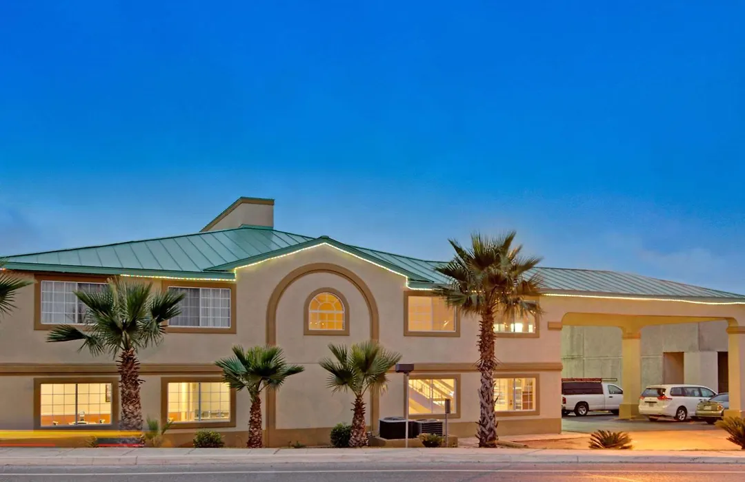 Days Inn By Wyndham San Antonio Airport-1