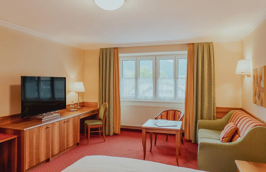 Österreichischer Hof-im Bademantel direkt in die Alpentherme-1