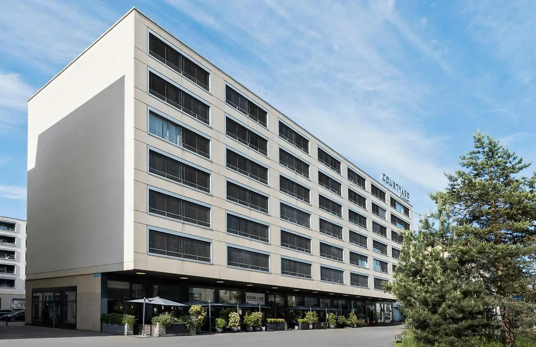 Courtyard By Marriott Zurich North-1
