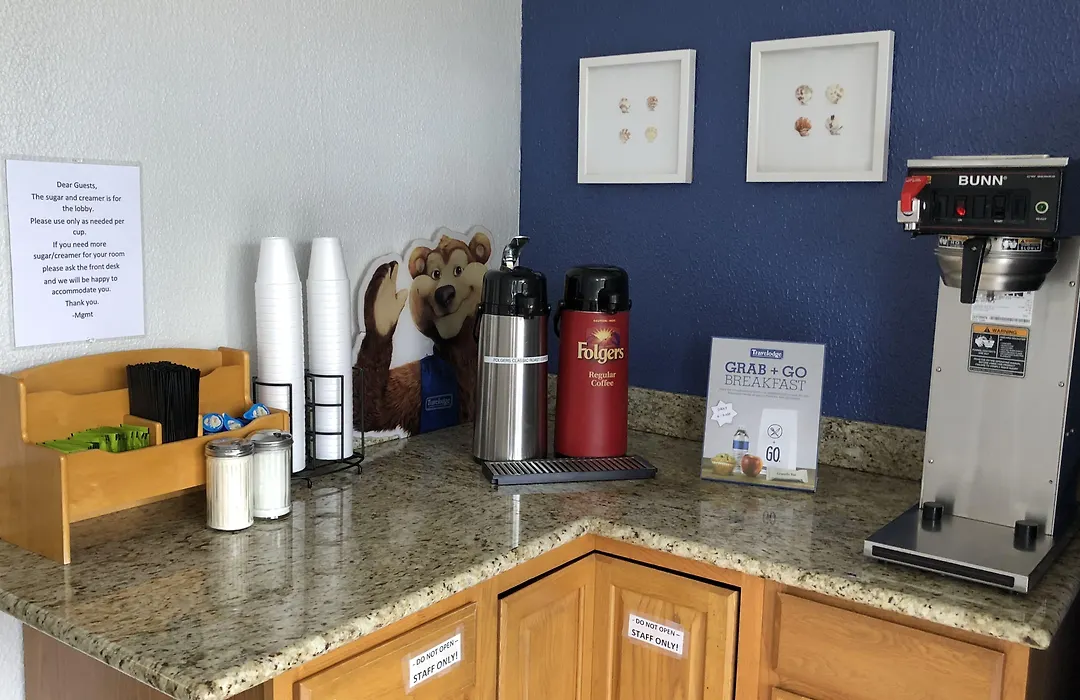 Travelodge By Wyndham Fort Myers Cape Coral-1