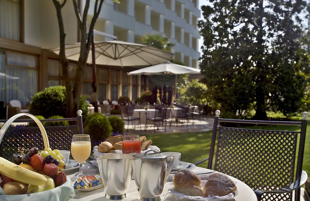 Hotel Bristol Buja-1