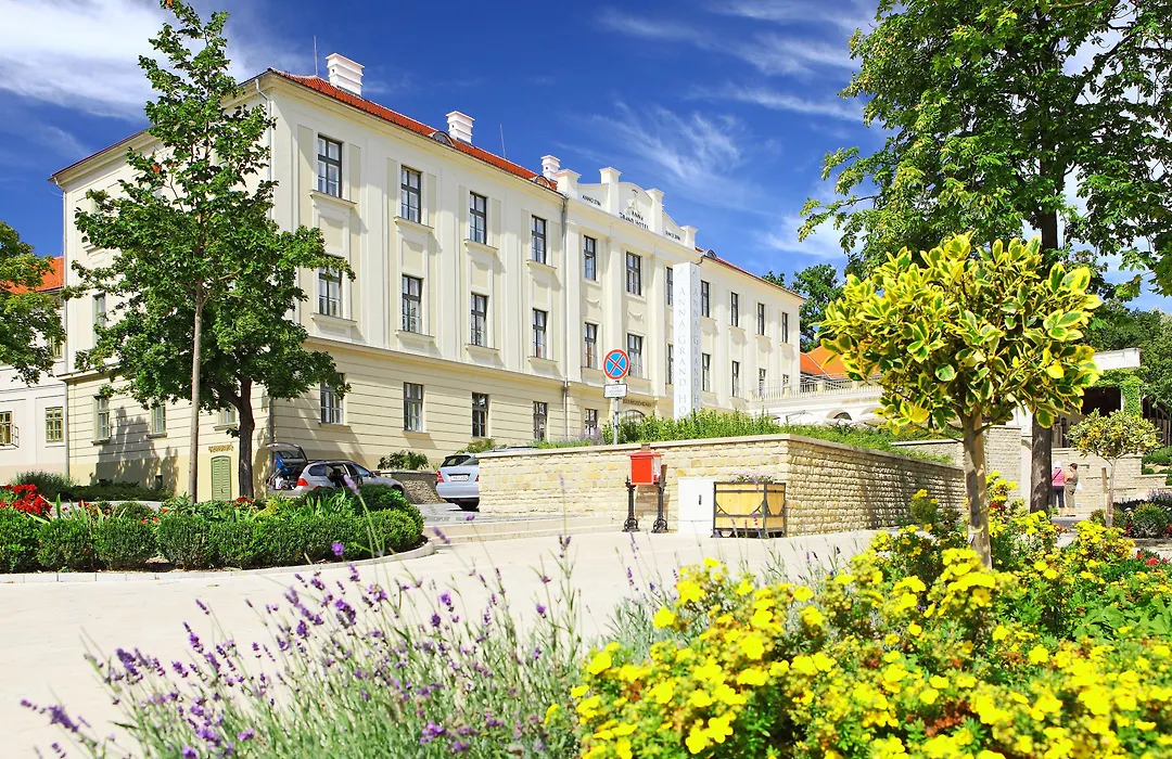 Anna Grand Hotel-1