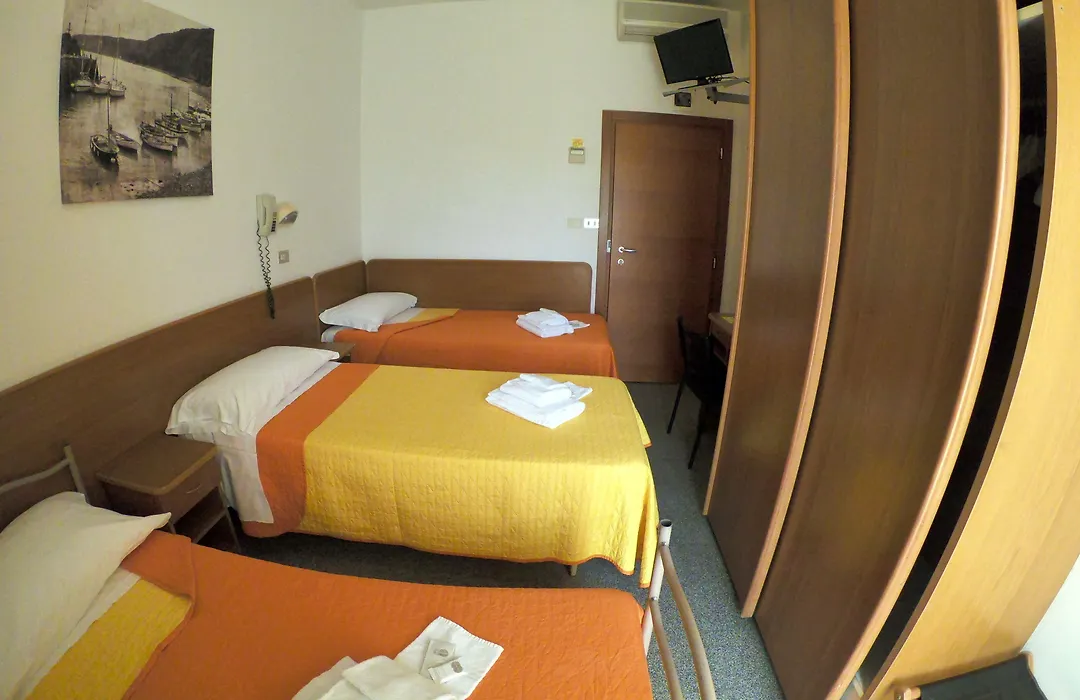 Hotel Half Moon Airport Restaurant-1