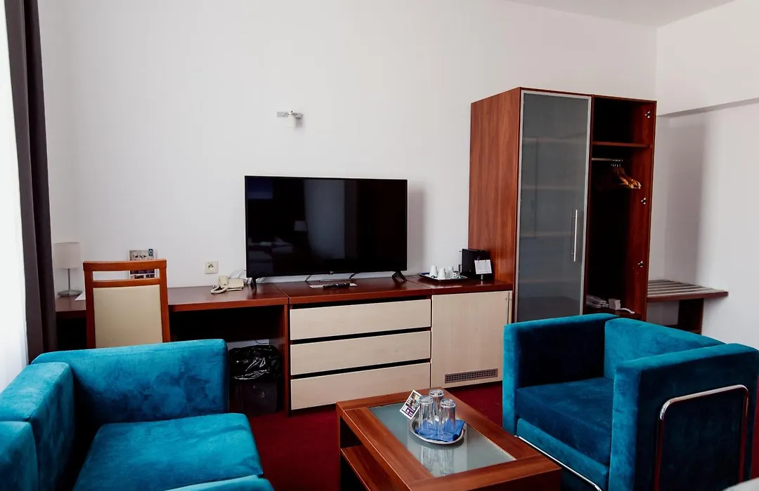 Hotel Color-1