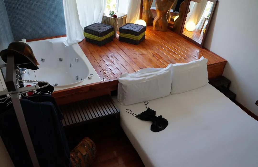 Jacuzzi Rooms-1