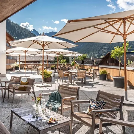 Sporthotel Chalet-2