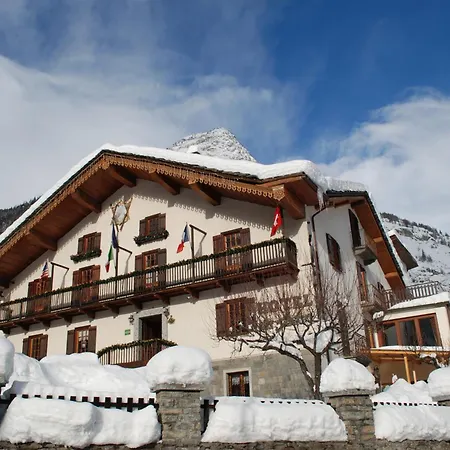 Hotel Des Glaciers-3