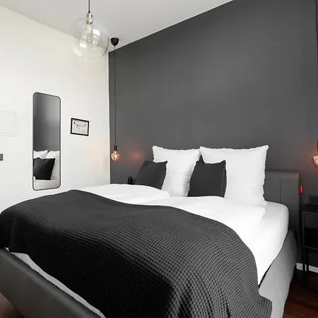 Hotel Deluxe-2
