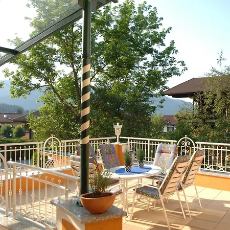 Hotel Garni Tannenhof-2