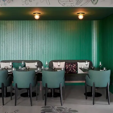 Moxy Cologne Bonn Airport-3