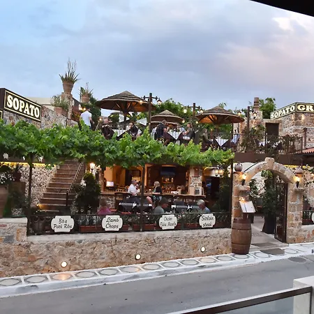 24 Seven Boutique Hotel-3