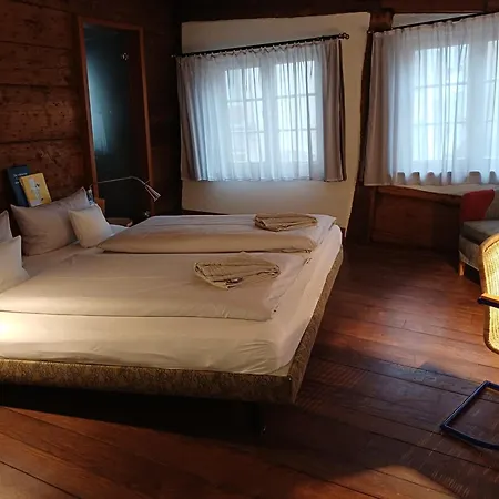 Hotel Schiefes Haus-2