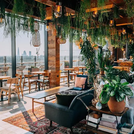 Treehouse Hotel London-2