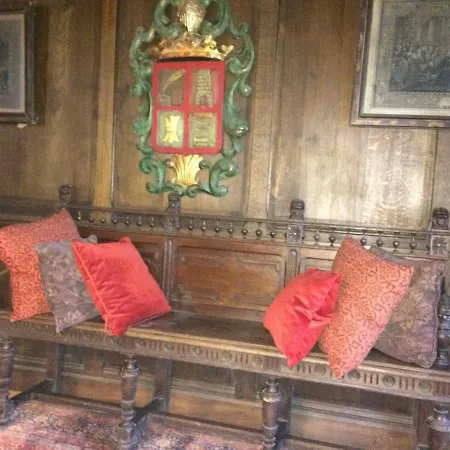 Domaine De La Bastille, Manoir Du Xvll, Bed And Breakfast-3