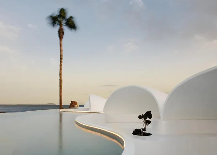 Kamezi Boutique Hotel s