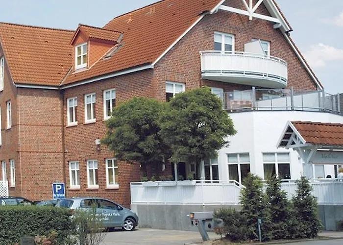 Ping Pong Hotel: Das Nest Boardinghouse Hamburg Niendorf