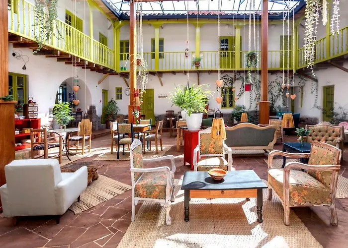 Hotel nahe College: Ninos Hotel Fierro