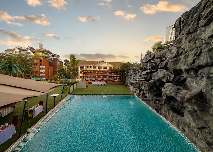 Jacuzzi-Hotel: PrideInn Azure Hotel Nairobi Westlands