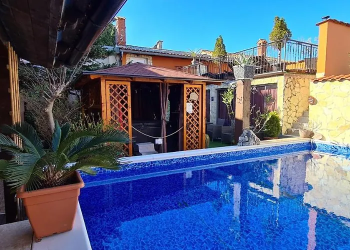 Hotel mit Pool: Bed & Breakfast Villa Adriana