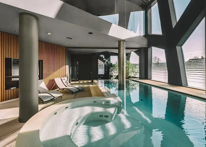 Jacuzzi-Hotel: Elite Hotel & Spa