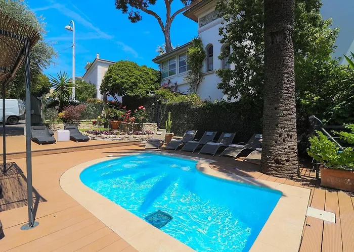 Hotel Am Petit Palais