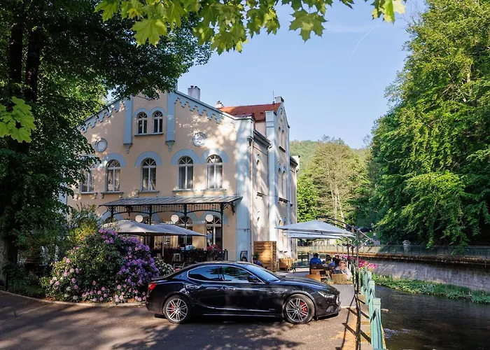 Hotel nahe Flughafen: Villa Basileia Riverside
