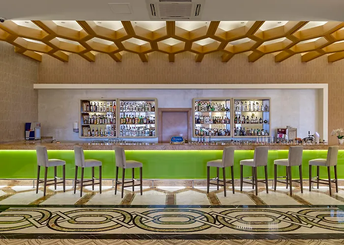 Jacuzzi-Hotel: Royal Holiday Palace