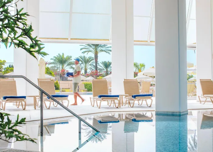 All-Inclusive-Resort: Louis Imperial Beach