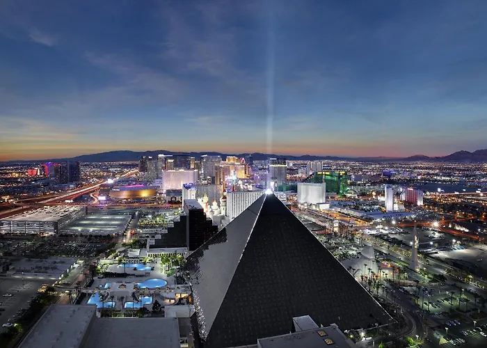  Luxor