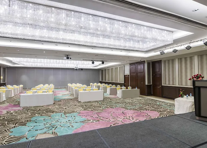 Chatrium Hotel Royal Lake Yangon