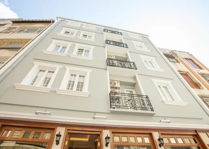 Atlantis Royal Hotel