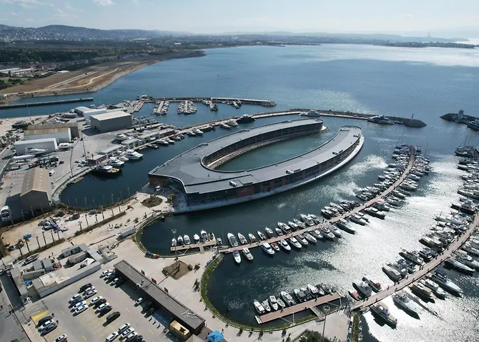 Crowne Plaza Tuzla Viaport Marina By Ihg