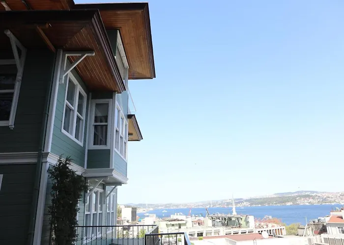  Loop Bosphorus Istanbul