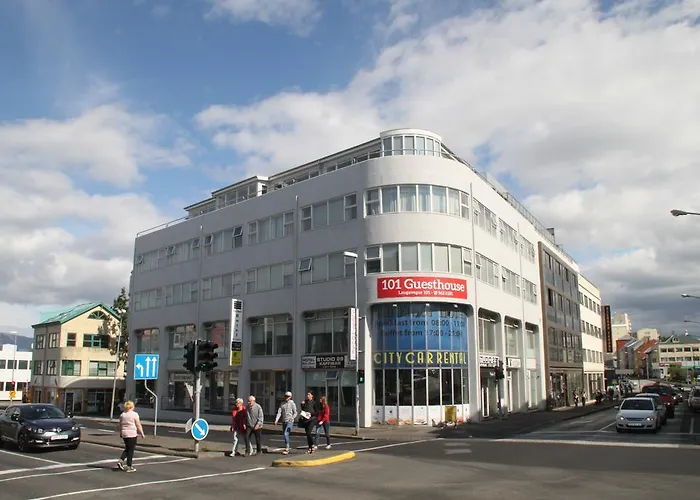 101 Guesthouse Hotel