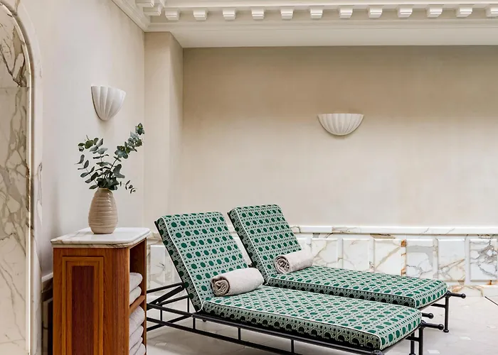 5-Sterne-Hotel: Saint James Paris