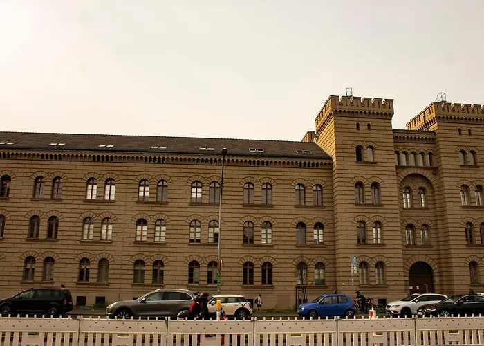 Hotel nahe College: Metropol Hostel Berlin