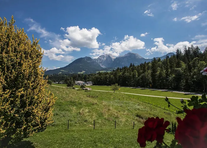 Hotel mit Pool: Gästehaus Göllblick