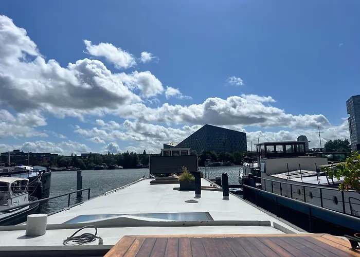 Pension Guide Boat & Boost Amsterdam