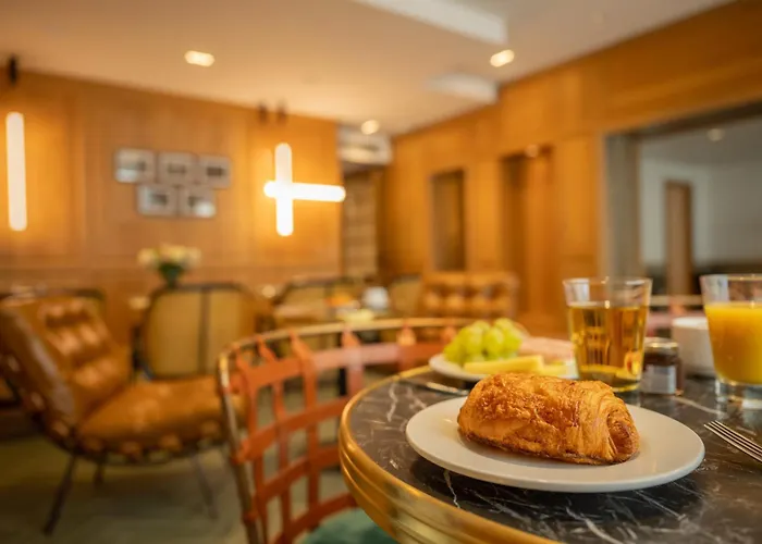 Hotel: Esteem Tour Eiffel