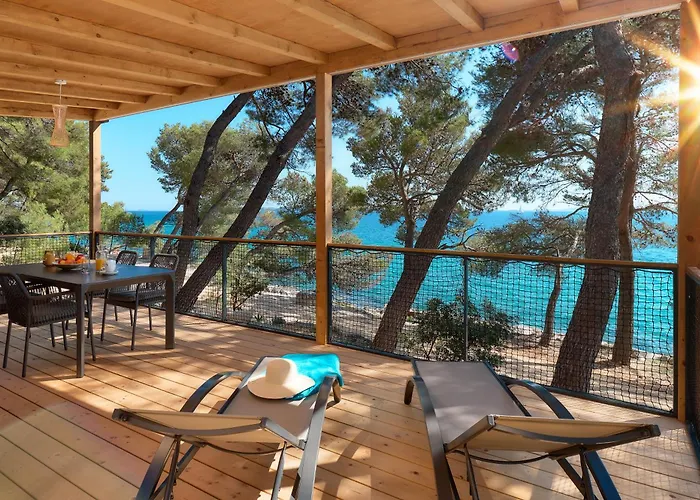 Strandhotel: Pine Beach Pakostane Glamping Homes