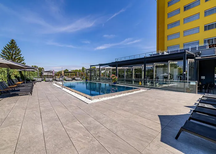 Hotel mit Pool: Hotel Aura Design&Garden Pool